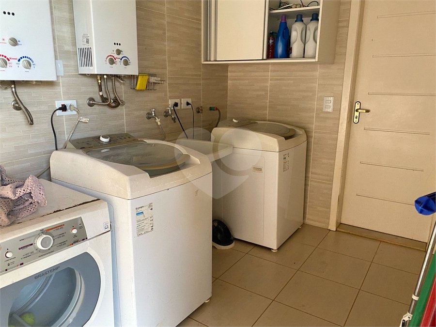 Casa à venda com 4 quartos, sendo 3 suítes, no condomínio Primavera, Salto - SP