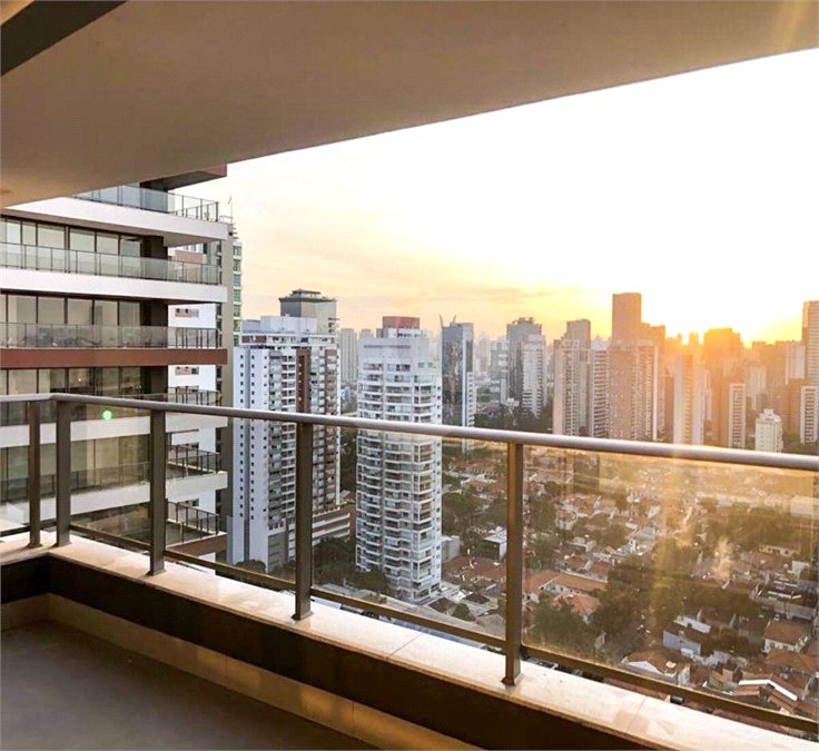 Apartamento à venda com 3 suítes em Brooklin, São Paulo, SP