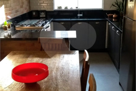 Sobrado à venda com 3 quartos, sendo 1 suíte,  em Retiro das Fontes, Atibaia, SP