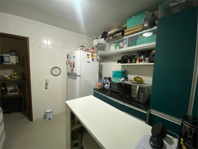 Casa à venda com 3 quartos, sendo 1 suíte,  no condomínio Regina, São Paulo - SP