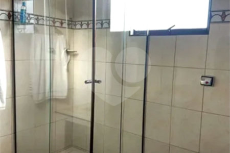 Sobrado à venda com 3 quartos, sendo 1 suíte, em Jardim São Guilherme, Sorocaba, SP