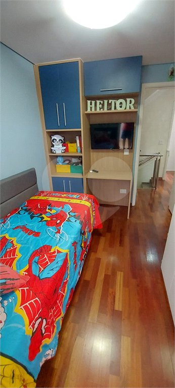 Casa à venda com 3 quartos, sendo 1 suíte, no condomínio Ville Resedá, São Paulo - SP