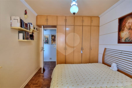 Apartamento à Venda na Bela Vista com 60m², Excelente Localização e Potencial de Reforma