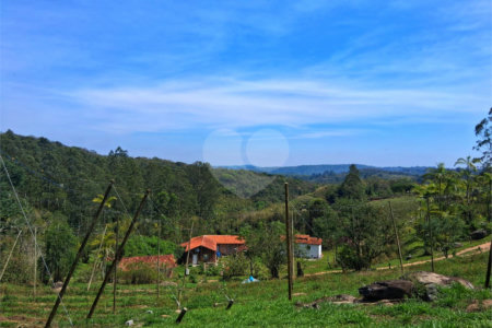 Sítio à venda com 3 quartos, sendo 1 suíte,  em Gabriel Piza, São Roque, SP