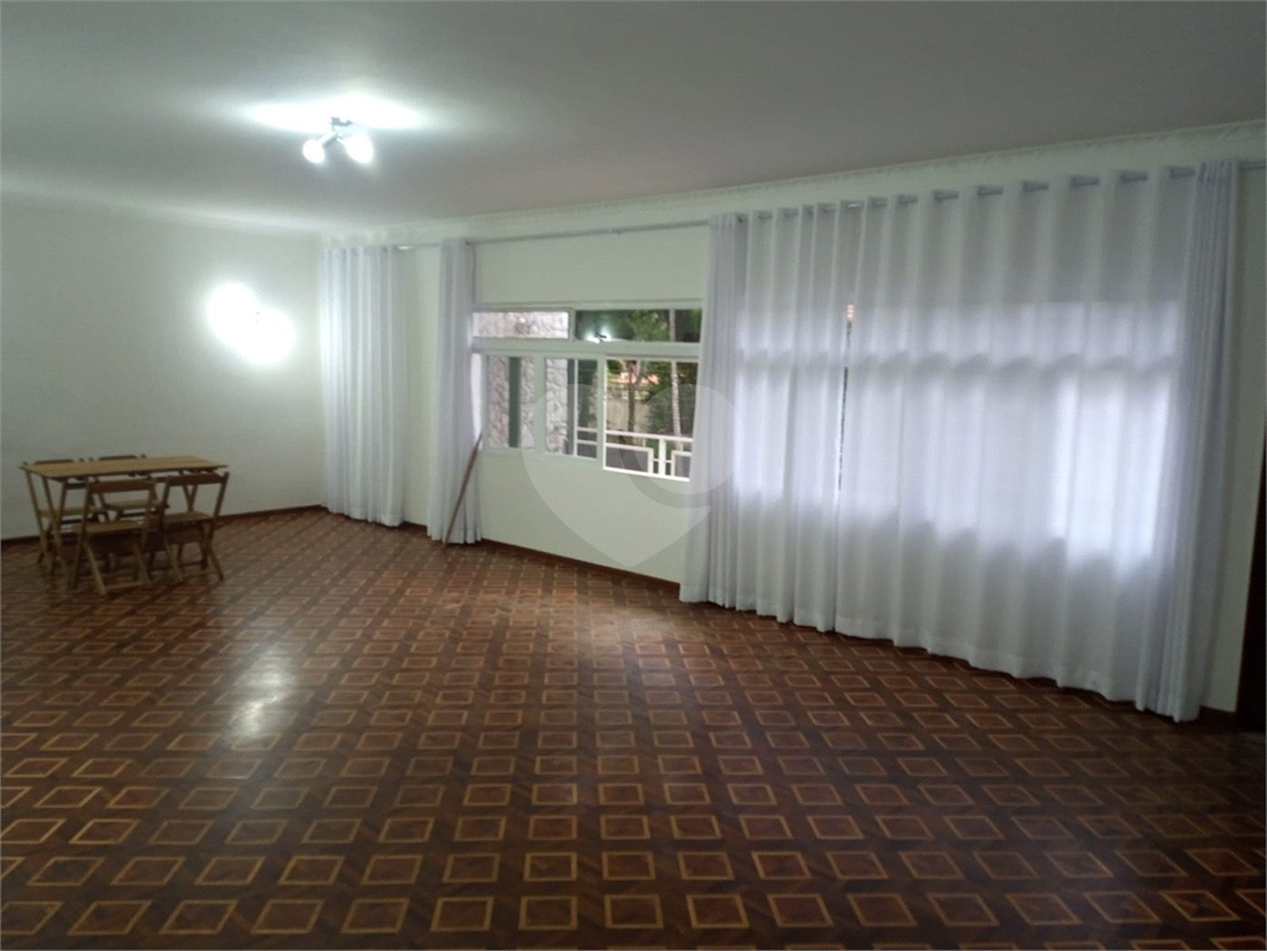 Casa Térrea à venda ou para alugar com 3 quartos, sendo 1 suíte, em Caxingui, São Paulo, SP