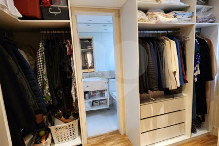 Apartamento à venda com 3 suítes em Vila Suzana, São Paulo, SP