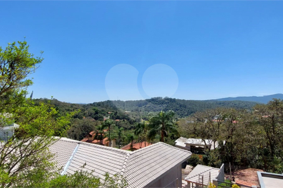 Casa à venda com 3 quartos, sendo 2 suítes, no condomínio Alpes de Caieiras, Caieiras - SP