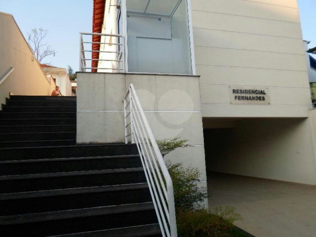 Casa à venda com 3 quartos, sendo 1 suíte,  no condomínio Fernandes, São Paulo - SP