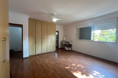 Sobrado à venda com 4 quartos, sendo 1 suíte, em Vila Cordeiro, São Paulo, SP