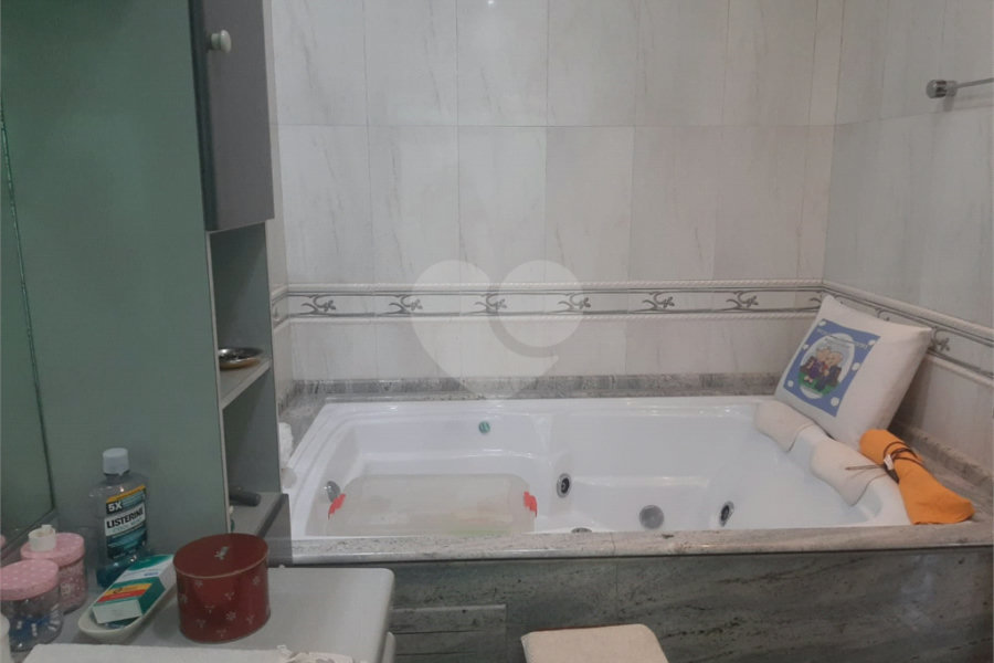 Sobrado à venda com 4 quartos, sendo 2 suítes, em Tremembé, São Paulo, SP