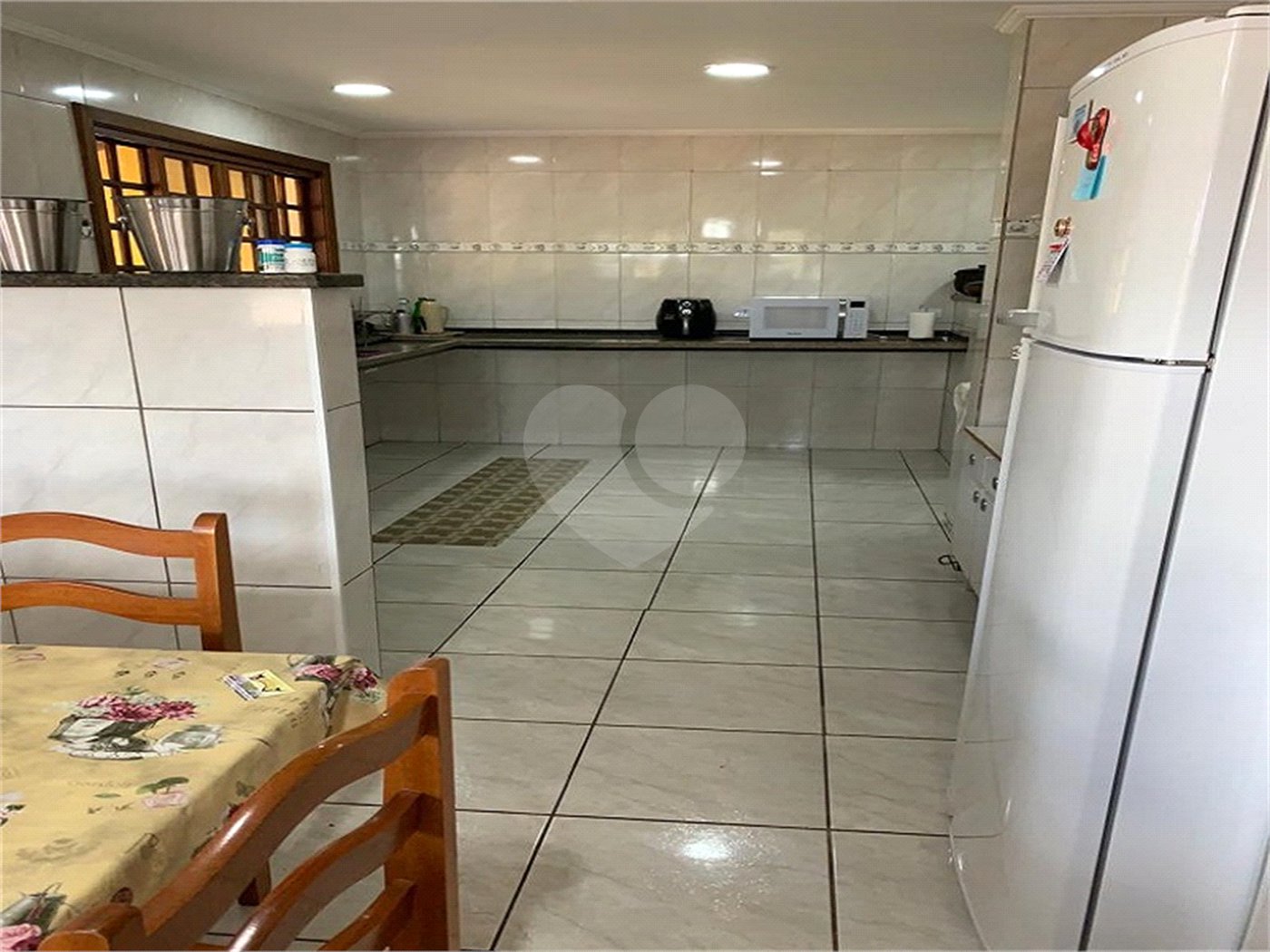 Sobrado à venda com 4 quartos, sendo 3 suítes,  no Centro, Jarinu, SP