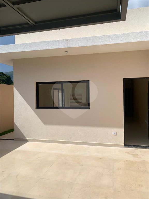 Casa à venda com 3 suítes em Vila Petrópolis, Atibaia, SP