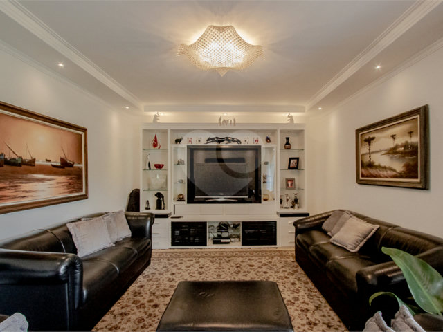 Apartamento à venda com 4 quartos, sendo 1 suíte,  em Granja Julieta, São Paulo, SP