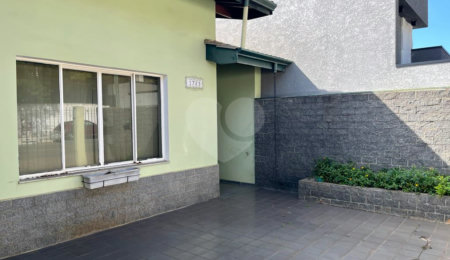 Casa à venda com 4 quartos, sendo 2 suítes, no Centro, Atibaia, SP