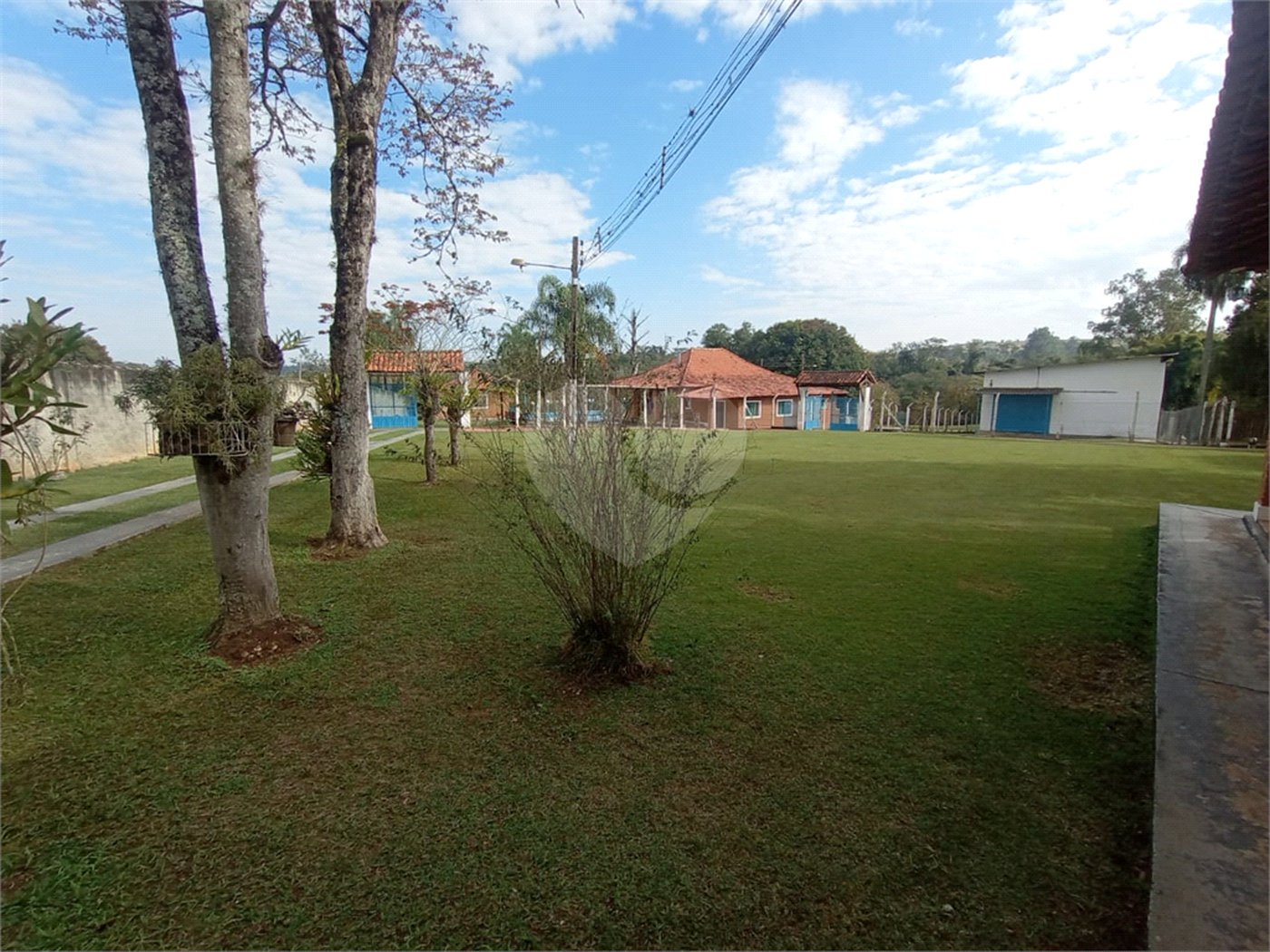 Chácara à venda com 6 quartos, sendo 1 suíte,  em Cercadinho, Alambari, SP
