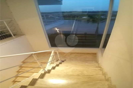 Casa à venda com 5 quartos, sendo 4 suítes, no condomínio Village Saint Charbel, Araçoiaba da Serra - SP