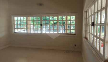 Casa à venda ou para alugar com 6 quartos, sendo 4 suítes,  em Jardim Itaperi, Atibaia, SP