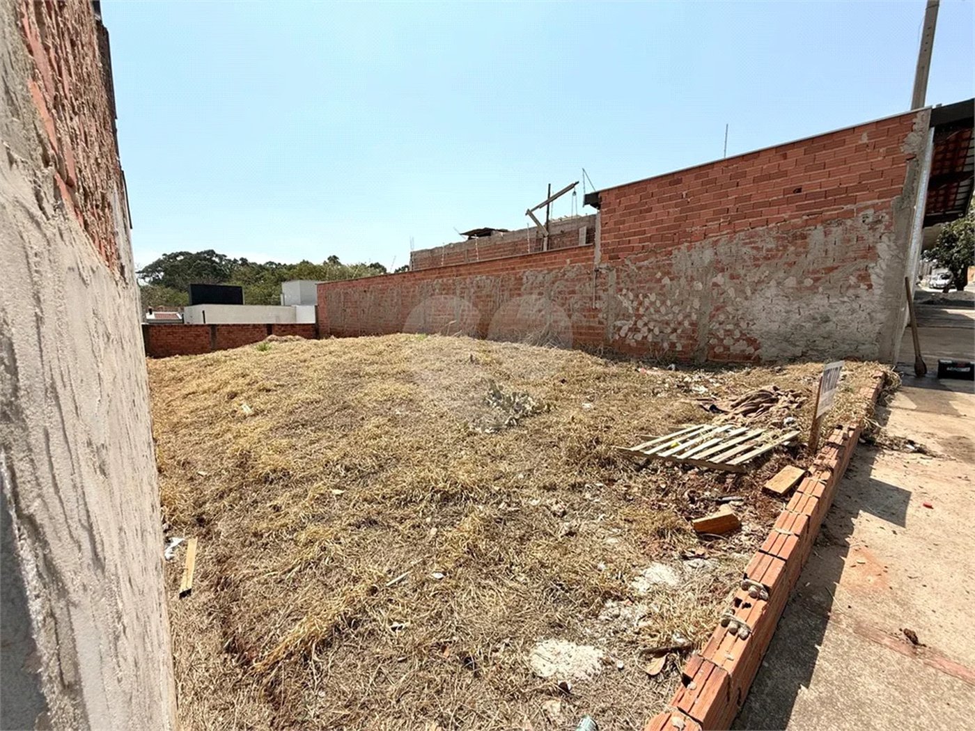 TERRENO À VENDA – CAMPOS DO CONDE