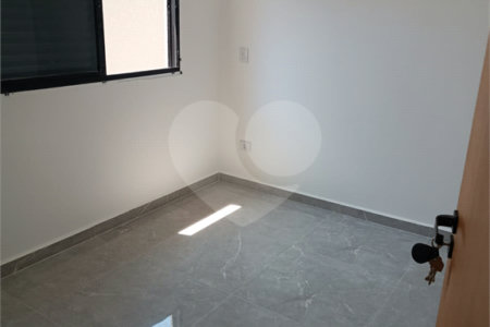 Casa à venda com 3 quartos, sendo 1 suíte, no condomínio Residencial Jardins da Catalunha, Atibaia - SP