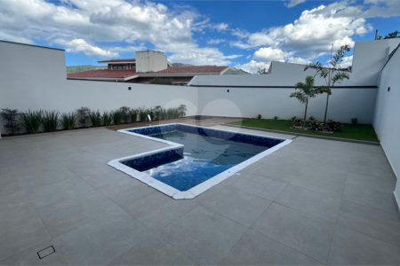 Casa Térrea à venda com 3 suítes em Nova Gardênia, Atibaia, SP