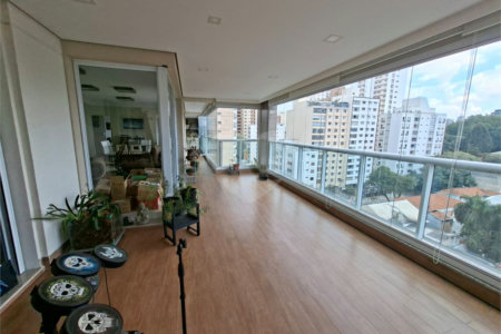 Apartamento à venda com 4 quartos, sendo 3 suítes,  em Perdizes, São Paulo, SP