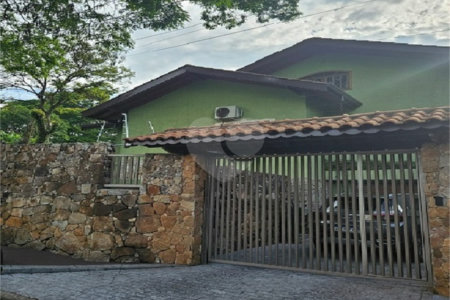 Casa à venda com 4 quartos, sendo 3 suítes, em Jardim Tapajós, Atibaia, SP