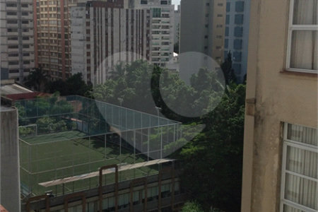 Apartamento à venda no bairro Bela Vista.