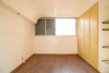 Apartamento à venda com 3 quartos, sendo 1 suíte, em Campo Belo, São Paulo, SP