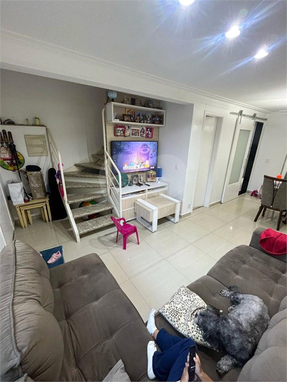 Casa à venda com 3 quartos, sendo 1 suíte, no condomínio Vila das Cores, São Paulo - SP