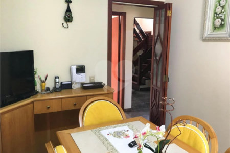 Casa à venda com 4 quartos, sendo 2 suítes,  em Vila Suzana, São Paulo, SP