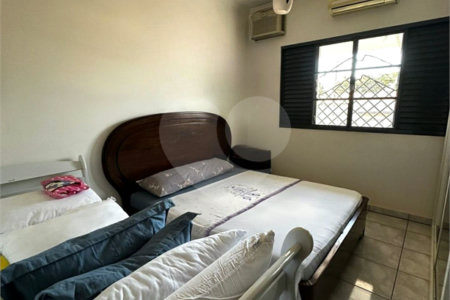 Sobrado à venda com 6 quartos, sendo 1 suíte, no Centro, Ponta Porã, MS