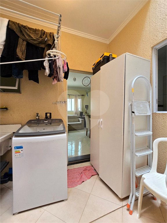 Casa à venda com 3 quartos, sendo 1 suíte, no condomínio Rafaela I, São Paulo - SP