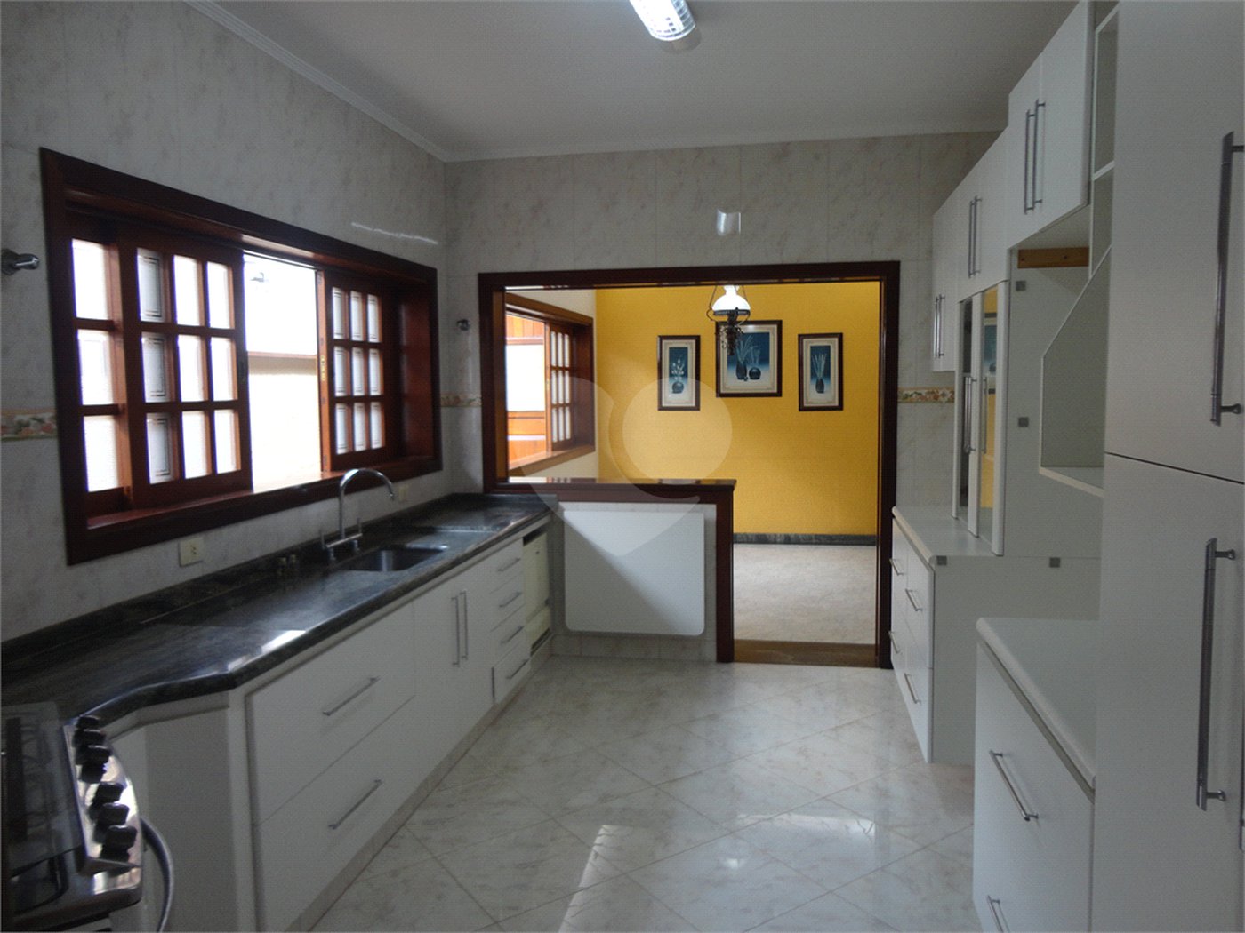 Casa à venda com 3 quartos, sendo 1 suíte, em Santa Marina, Valinhos, SP