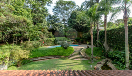 Sobrado à venda com 4 suítes em Jardim Cordeiro, São Paulo, SP
