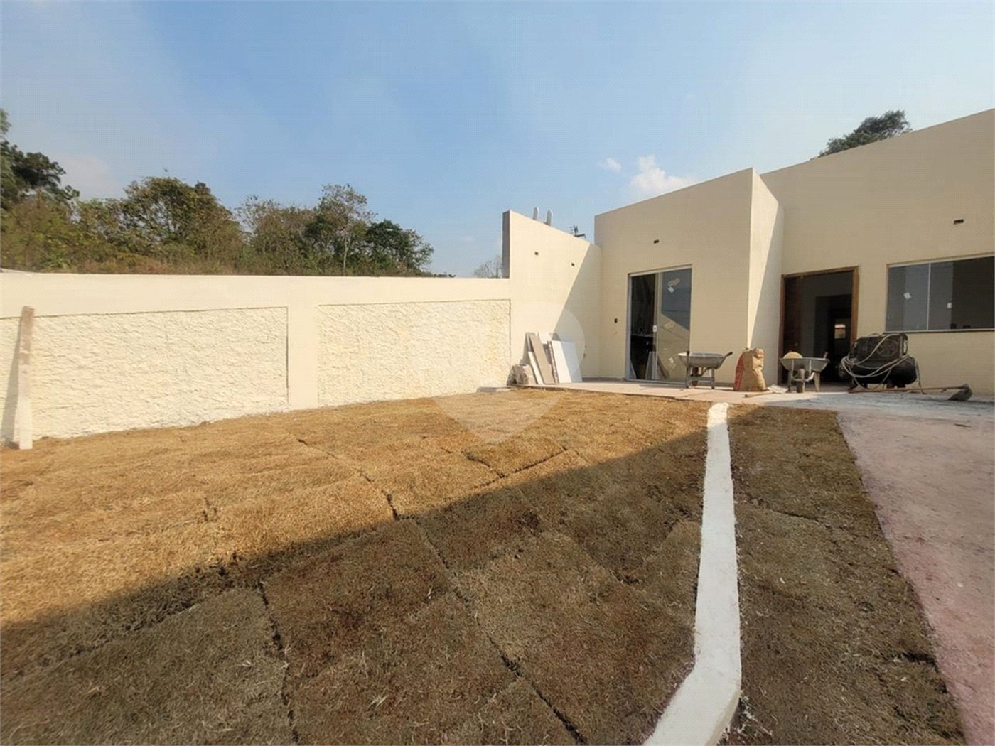 Casa à venda com 3 quartos, sendo 1 suíte, no condomínio Mirante da Mantiqueira I, Mairiporã - SP