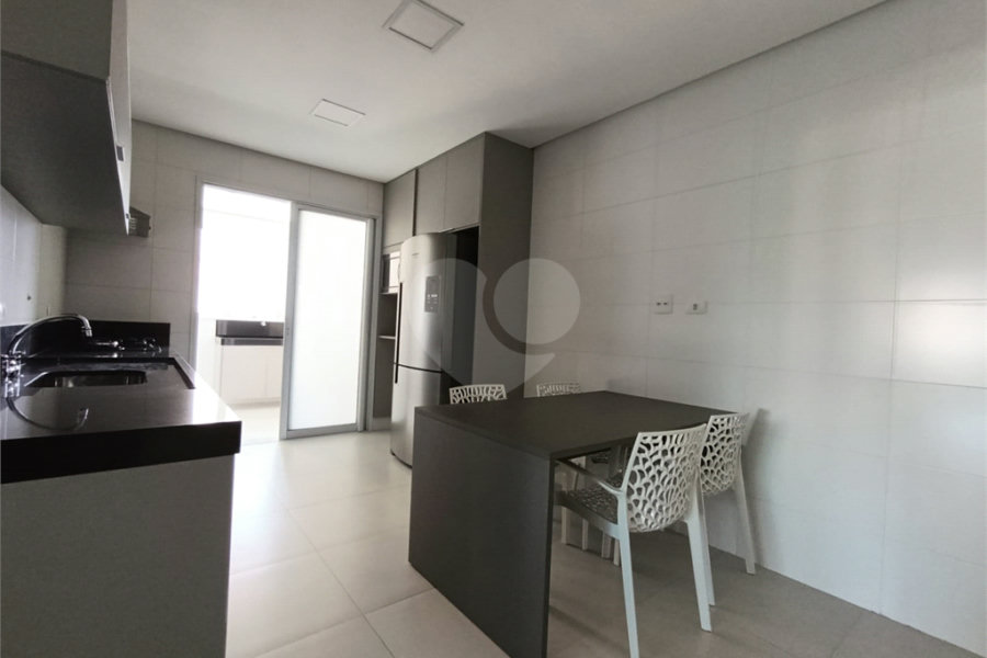 Apartamento para alugar com 3 suítes em Jardim Virgínia, Guarujá, SP