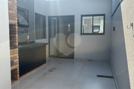 Casa à venda com 3 quartos, sendo 1 suíte, no condomínio Vila Paraty, Indaiatuba - SP