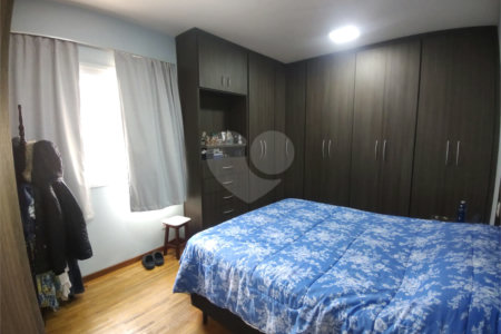 Casa à venda com 2 suítes no condomínio Morada das Hortênsias, São Paulo - SP