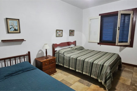 Casa em condomínio à venda ou para alugar com 3 quartos, sendo 2 suítes,  em Praia Rasa, Armação dos Búzios, RJ