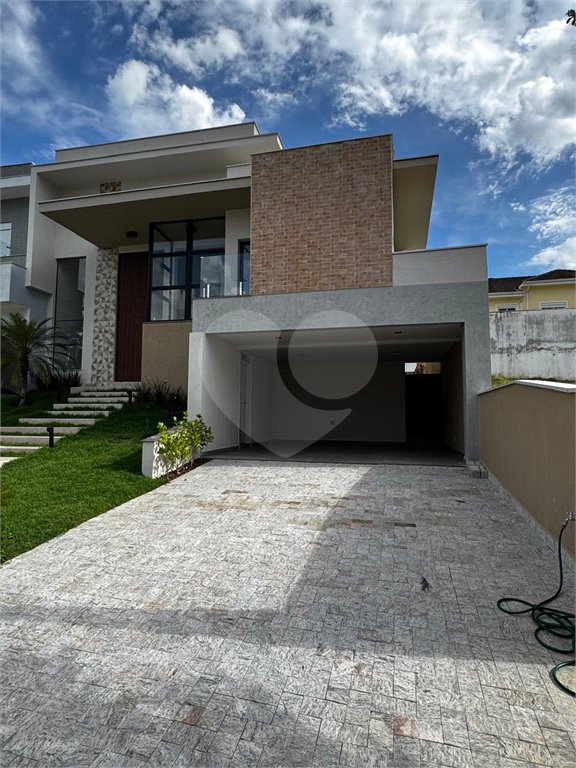 Casa à venda com 3 suítes no condomínio Belvedere I, Votorantim - SP