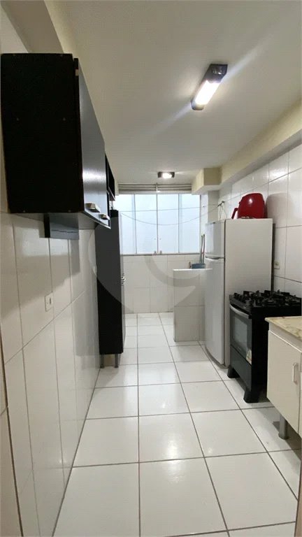 Apartamento com 50m², 2 dormitórios, 2 vagas, disponível para venda e locação, no bairro Água Chata, em Guarulhos.