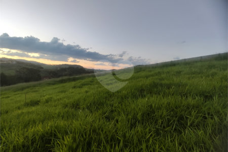 Terreno à venda no condomínio Paraíso da Montanha, Piracaia - SP