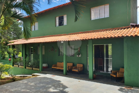 Chácara à venda com 4 quartos, sendo 1 suíte, no Centro, Santa Isabel, SP