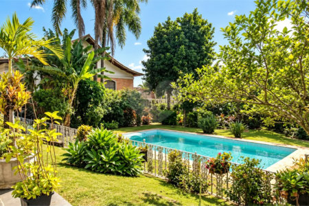 Casa à venda com 5 quartos, sendo 4 suítes, em Interlagos, São Paulo, SP