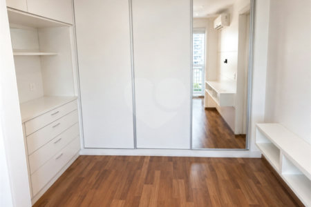 Apartamento à venda com 3 suítes em Moema, São Paulo, SP