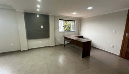 Salão Comercial para alugar em Vila Junqueira, Atibaia, SP
