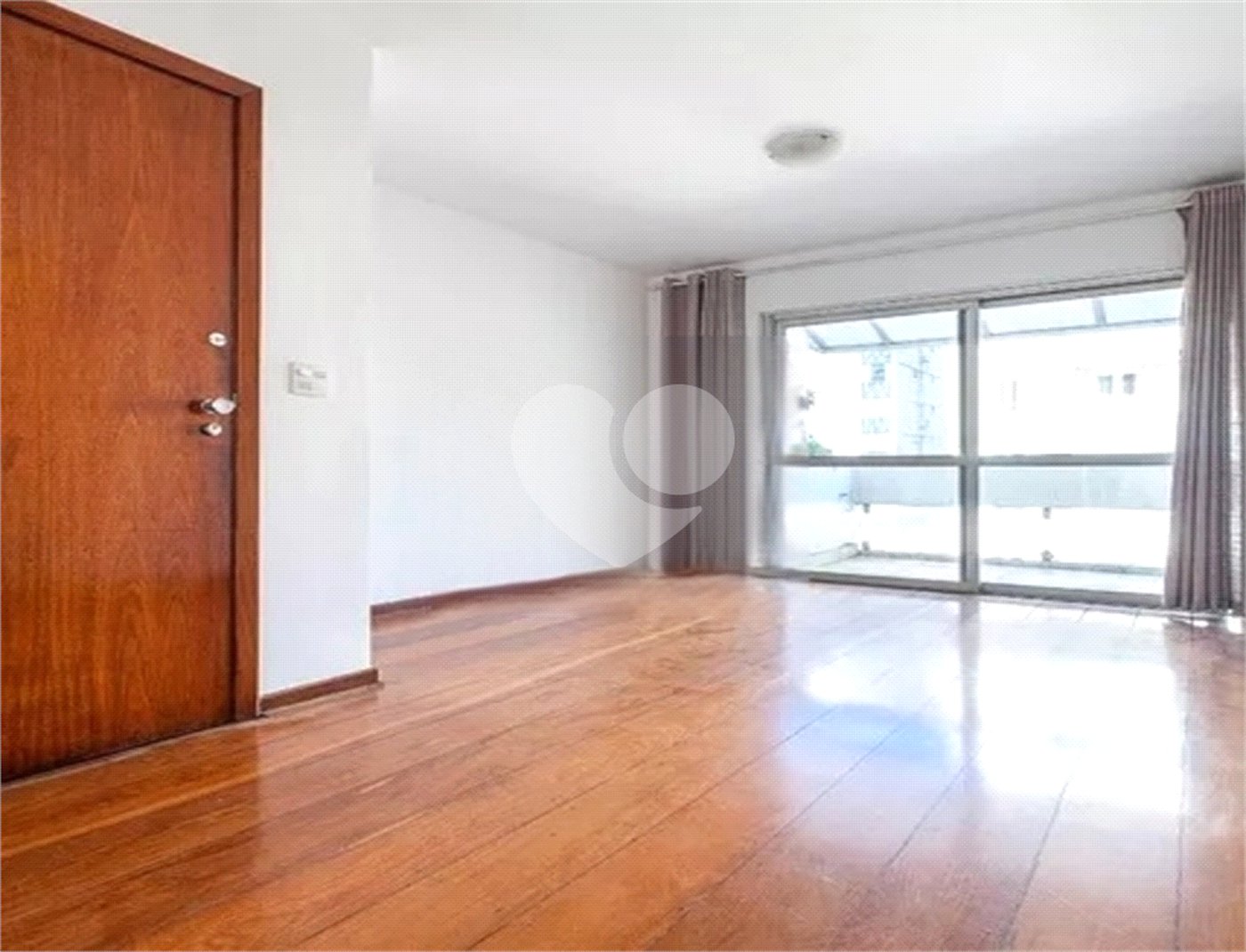 Apartamento à venda com 3 quartos, sendo 1 suíte,  em Cerqueira César, São Paulo, SP