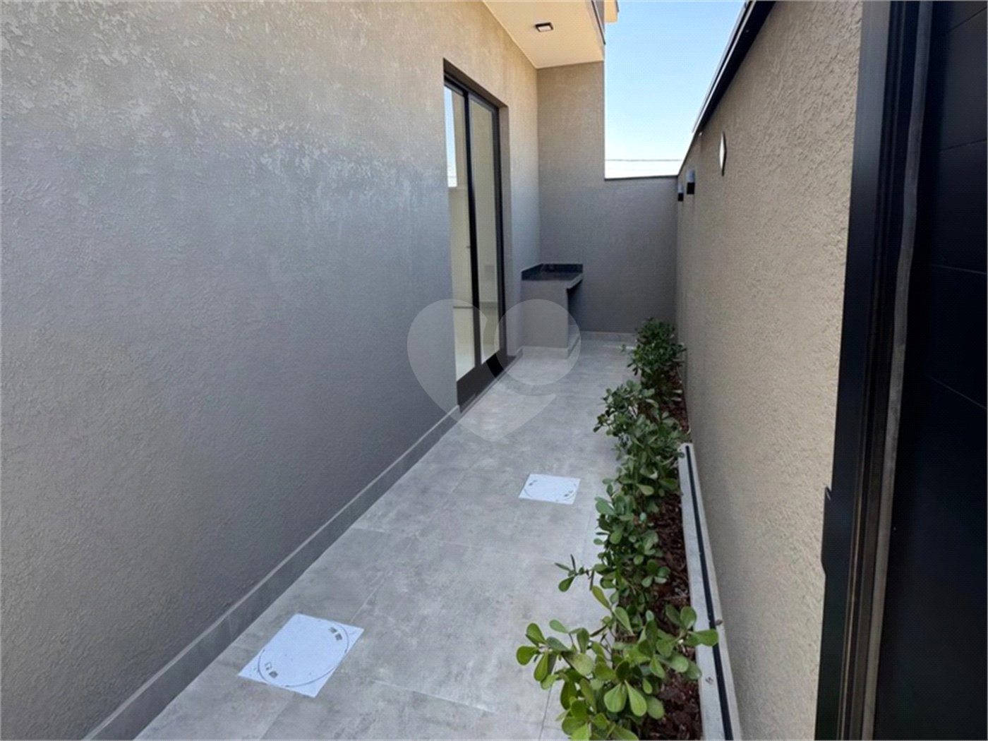 Casa à venda com 3 quartos, sendo 1 suíte, no condomínio Terras de São Francisco, Sorocaba - SP