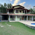 Sítio encantador em Nazaré Paulista – 1.000 m² de terreno, piscina e varanda gourmet