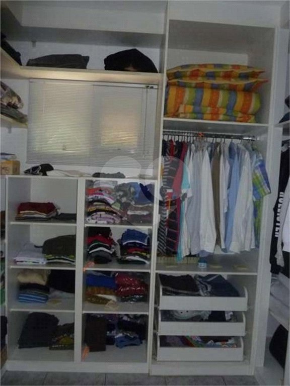 Casa à venda com 3 quartos, sendo 1 suíte, no condomínio Vivenda das Vinhas, Vinhedo - SP